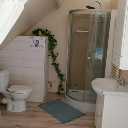 Apartment Duplex Dans Belle Propriete Avec Piscine