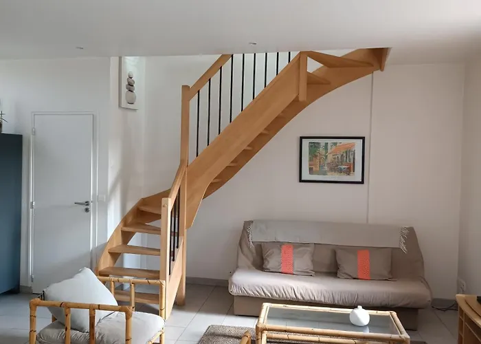 Duplex Dans Belle Propriete Avec Piscine Διαμέρισμα *